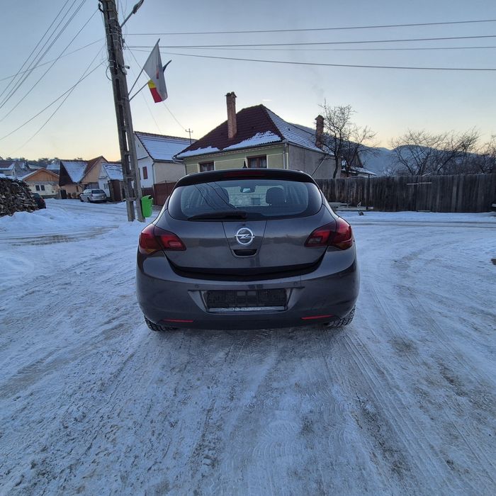 Opel Astra J ,diesel ,110 CP ,euro 5 , navi , Garantie ,Germania ,2011