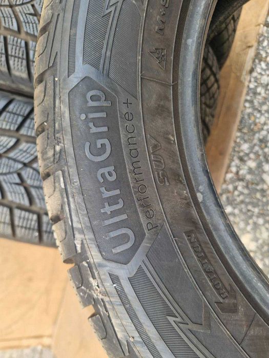 4 Goodyear R18 235/60 Зимни гуми  DOT3722