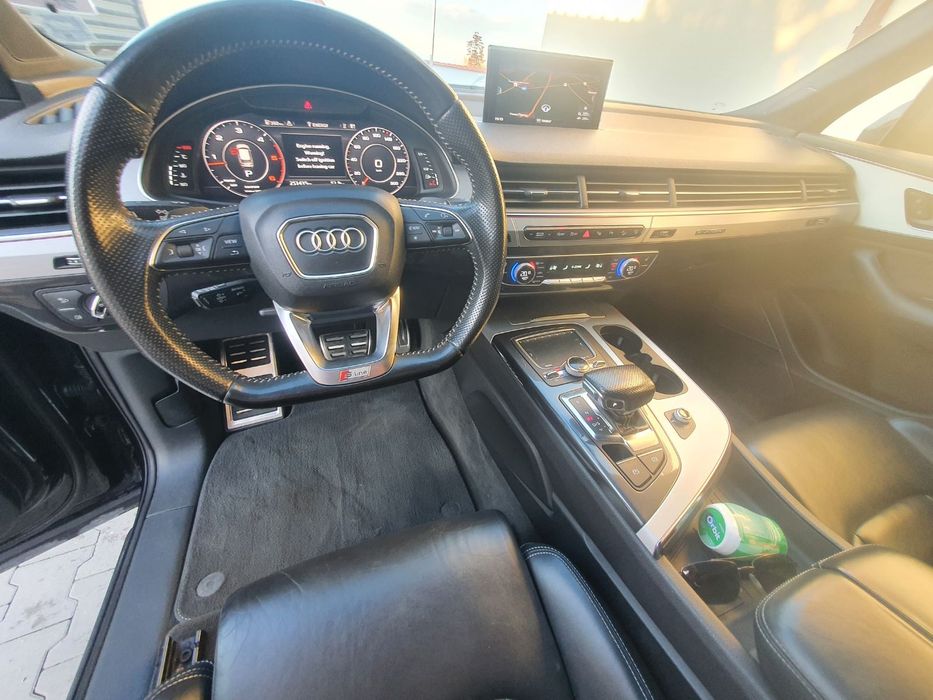 Ауди/Audi Q7        .