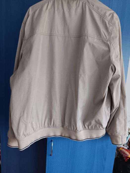Vand geaca bomber cu 2 fete  primavara-toamna 3xl