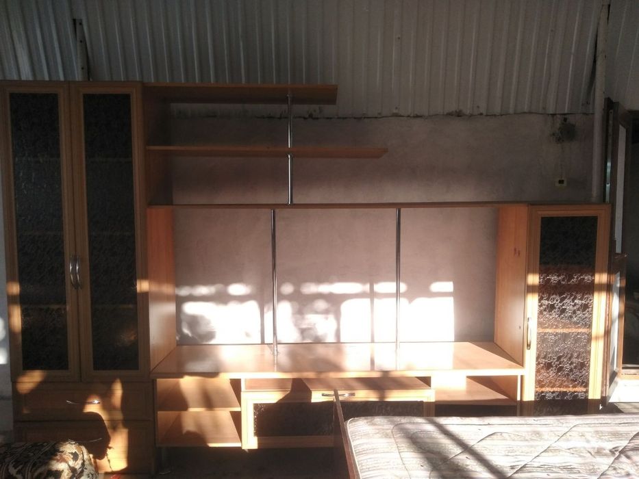 Стенка или горка для гостиной