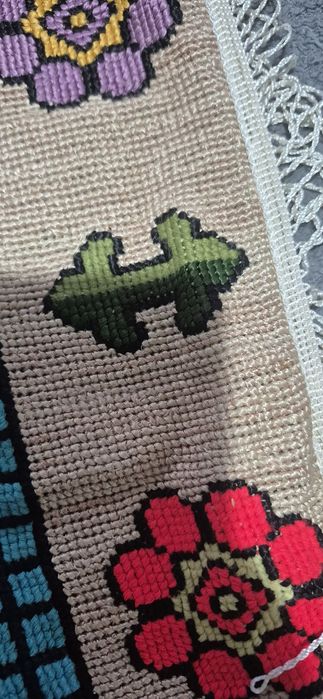 Goblen / tapiserie lucrată manual, motiv floral tradițional – 175×65 c