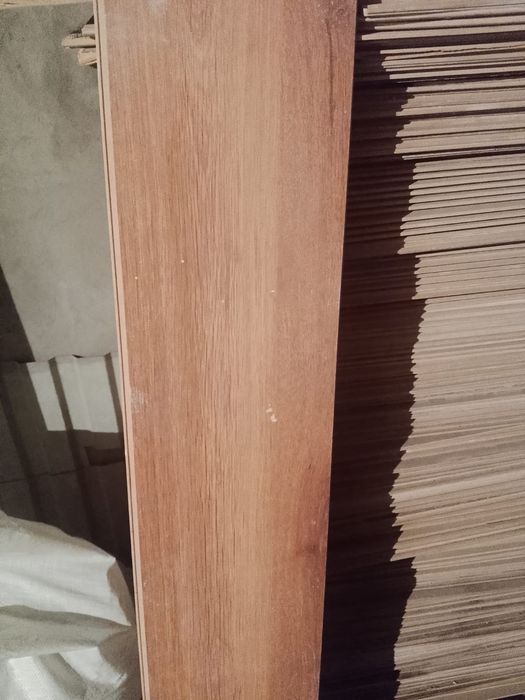 Продам ламинат б/у