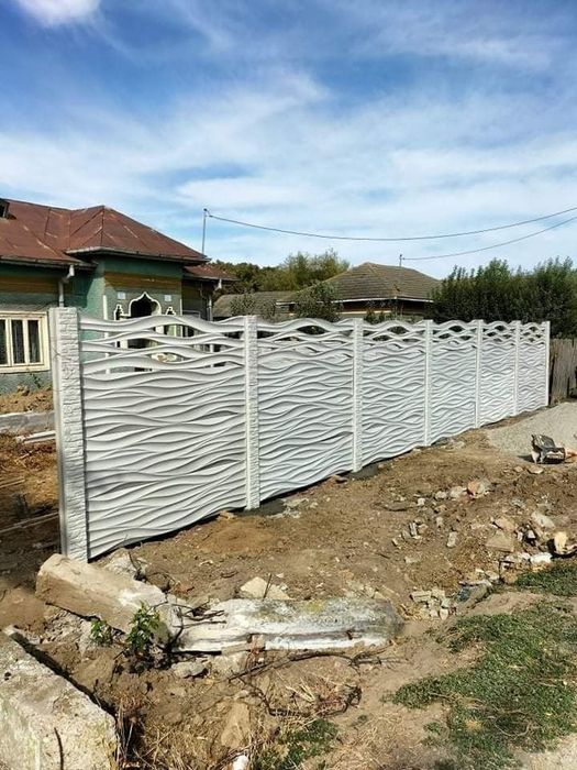 Executam garduri porți ori care model la comanda clientului cu toate m