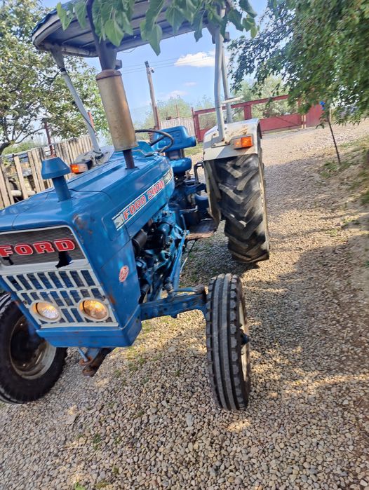 Tractor Ford 2000
