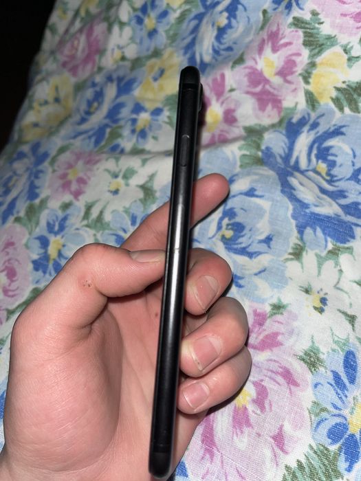 IPhone 7 продается