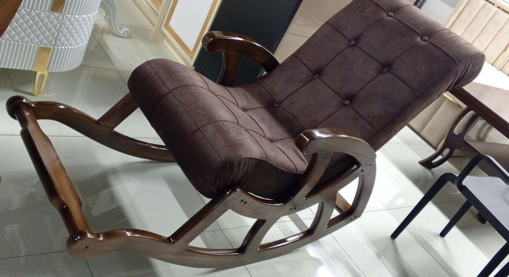 Мебельная кресло качалка. Разного варианта.