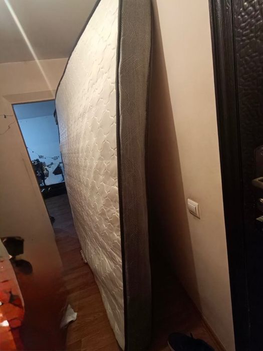 Продам матрас 200х200 б/у за 3000 самовывоз