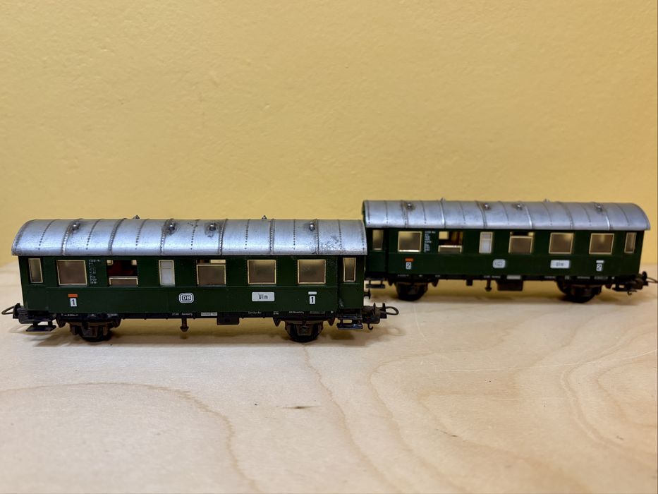 Два пътнически вагона Lima 1-ва и 2-ра класа администрация DB влак, влакче, локомотив