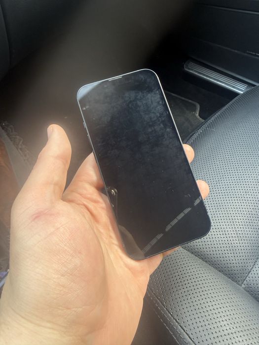iPhone 13 заключен