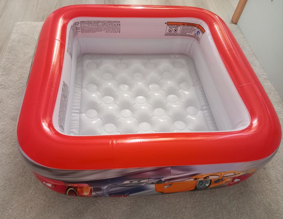 INTEX Бебешки басейн с надуваемо дъно Disney Cars, 85×85×23 см
