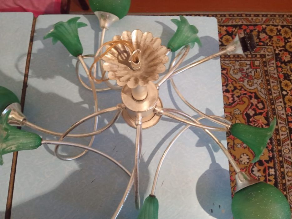 Продается люстра