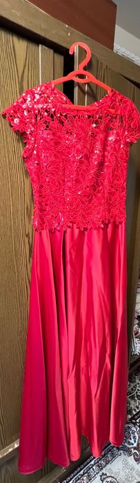 Платье вечернее, красного оттенка