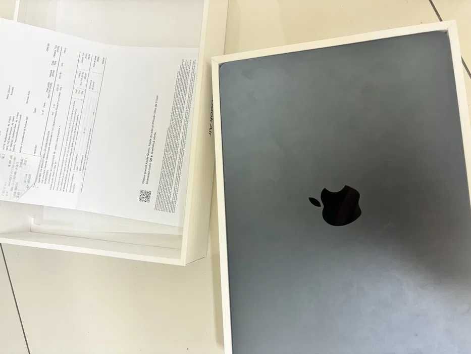 Macbook Air - M3 - 16G - 256 SSD