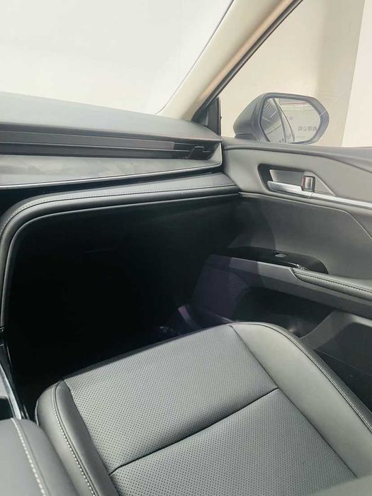 Toyota Camry 2026 Model Dual-Engine 2.0HSE Sport Lite Edition