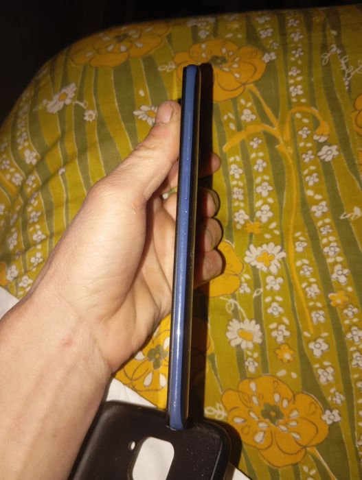 ПРОДАМ ТЕЛЕФОН редми нот 9 в хорошем состоянии ремонт не был нераз