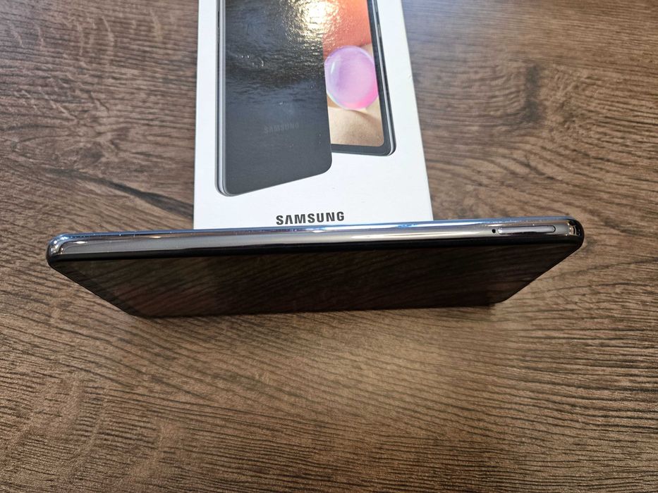Samsung Galaxy A32 128GB SM-A325F/DS Dual-SIM GSM телефон зарядно кейс