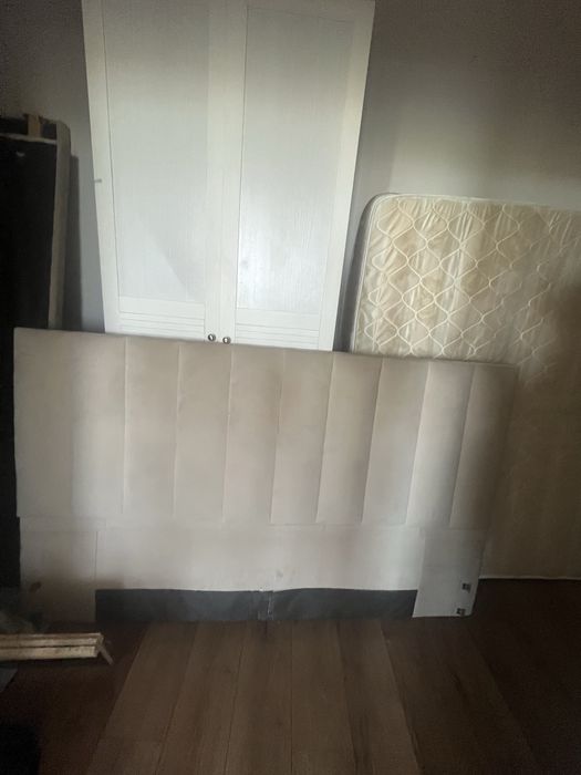 Срочно продам кровать с матрасом