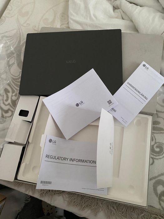 LG Gram Pro 16 Ultra 7 / 32GB RAM / 2TB SSD / 144Hz / NOU