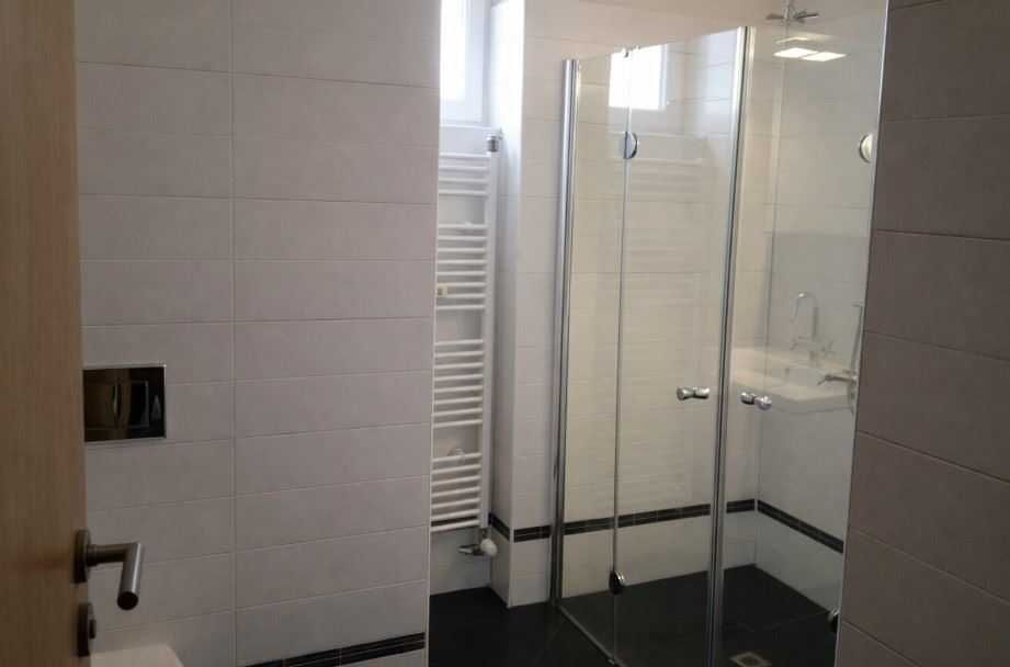 Тристаен апартамент под наем в Център София