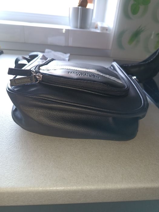 Geantă crossbody Henson&Henson