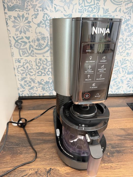 Aparat de facut inghetata Ninja