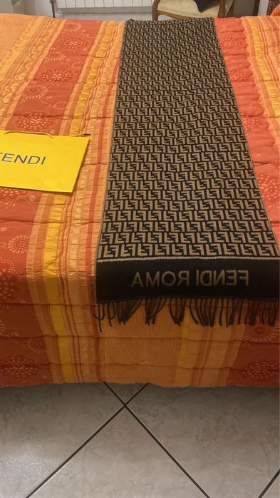 Esarfa Fendi 180*30 noua