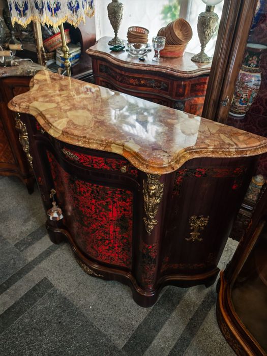 Антикварен шкаф стил Bulle