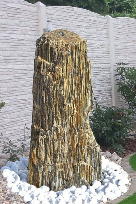 Уникални градински фонтани от естествен камък