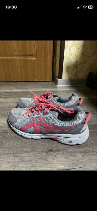 Adidasi alergare asics