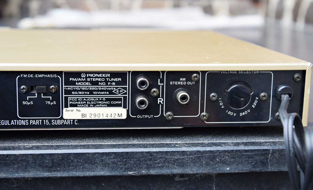 Tuner Pioneer F-5, radio