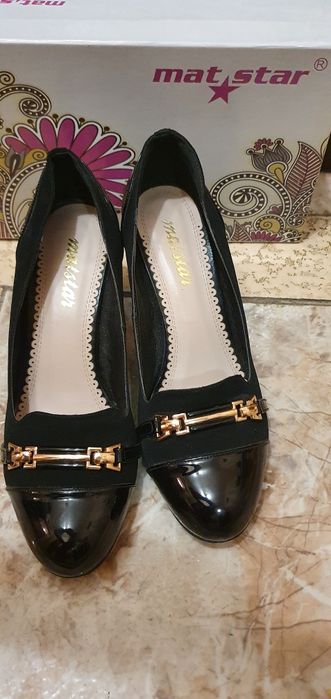 Елегантни дамски обувки