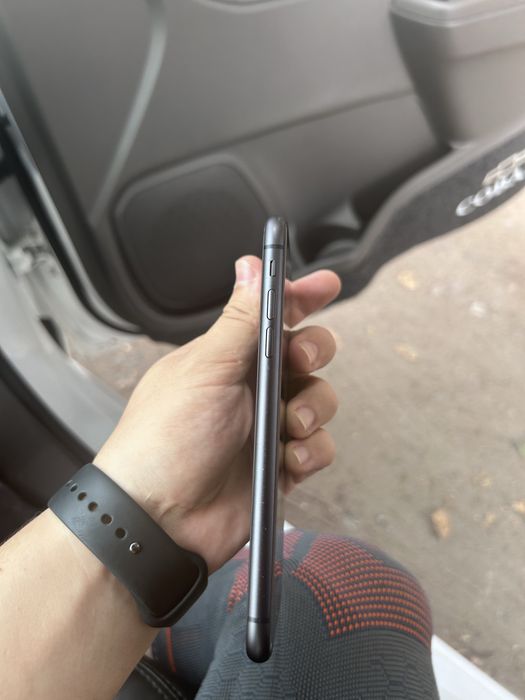 Продам Iphone 11  128 gb