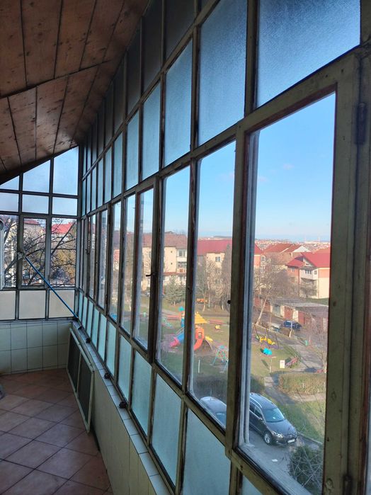 Vând apartament 3 camere Brădet