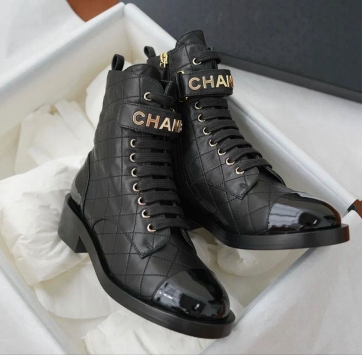 Боти Chanel          .