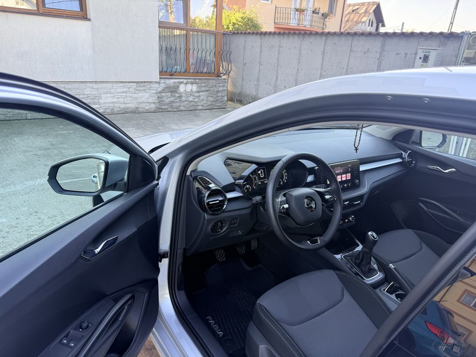 Skoda Fabia Ambition 1.0 TSI, inmatriculata 2024, 5977 KM, in garantie