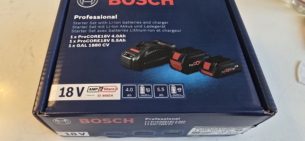 Set incarcator cu acumulatori bosch procore 18v