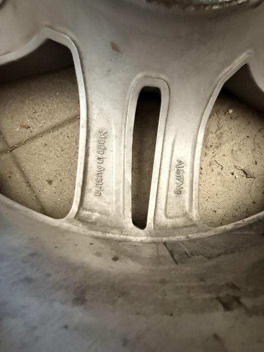 Оригинални Ауди джанти 17 с гуми Goodyear