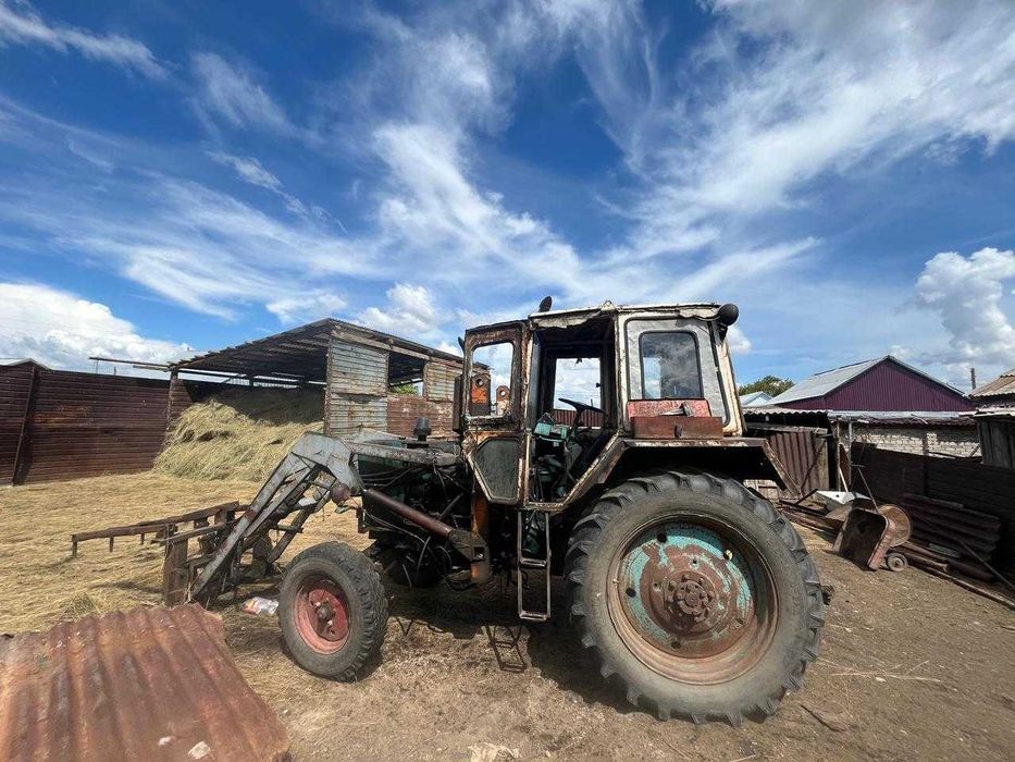Трактор,всё в рабочем состоянии.