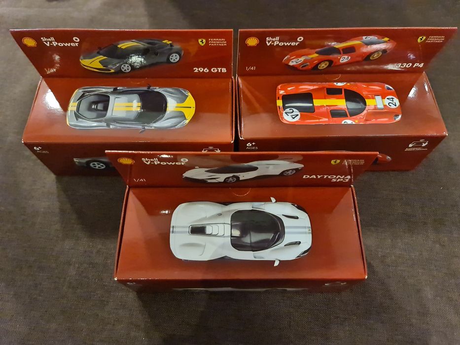 Shell Ferrari 1:43 Bburago mini RC коли