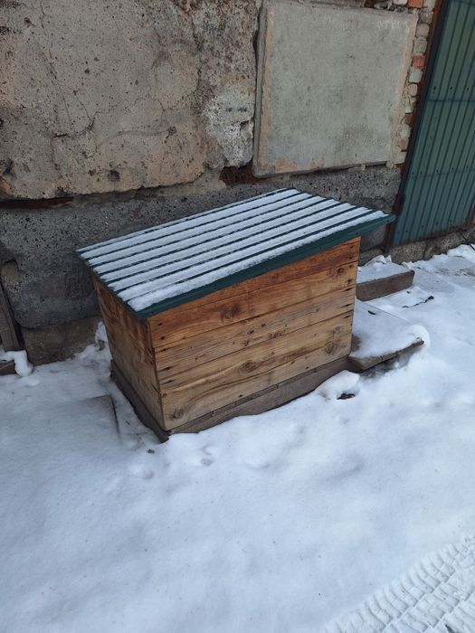 Продам собачью будку