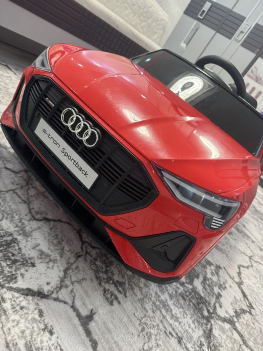 Кола за деца чисто нов