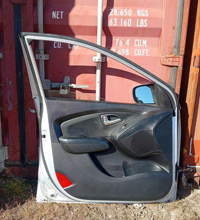Передняя левая дверь Hyundai Tucson