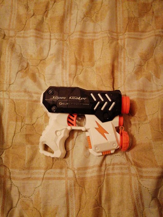 Детски воден пистолет