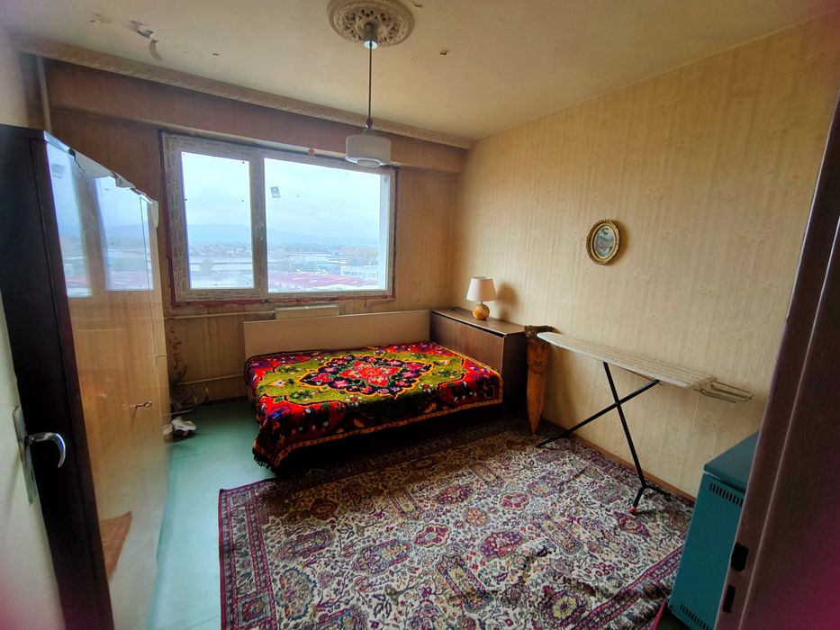 Продава се Тристаен апартамент в Казанлък - 95 кв.м за 1181 €/кв.м - Снимка #2