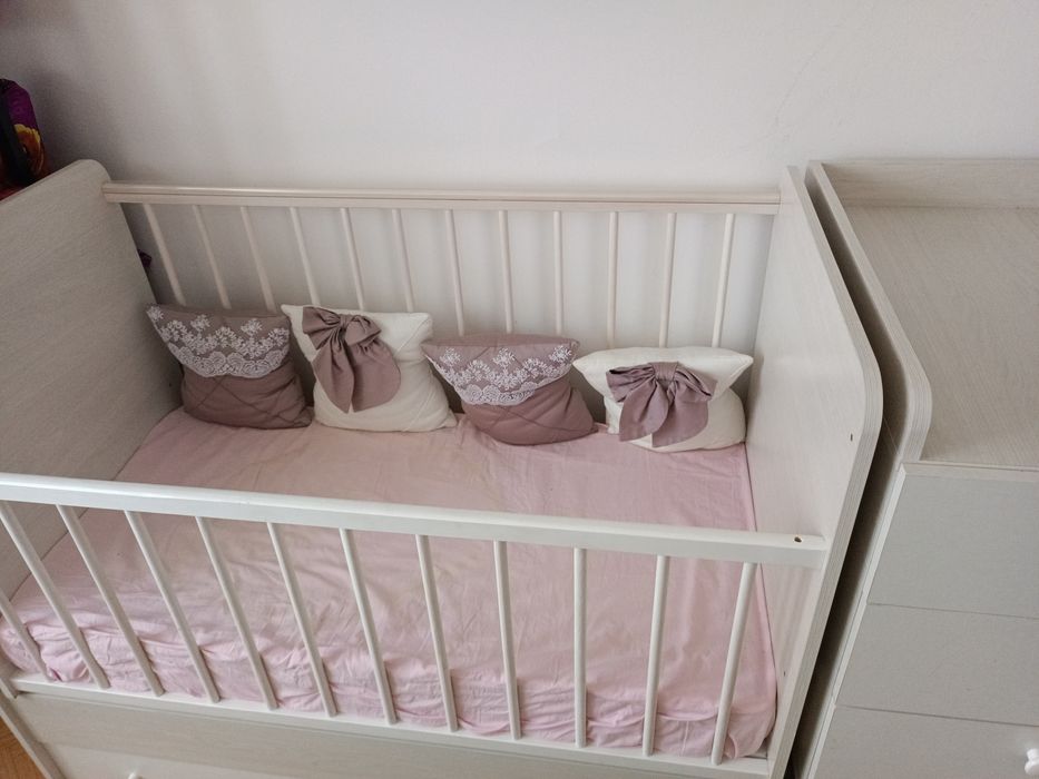 Детская кроватка