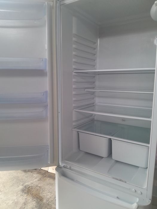 Холодильник indesit