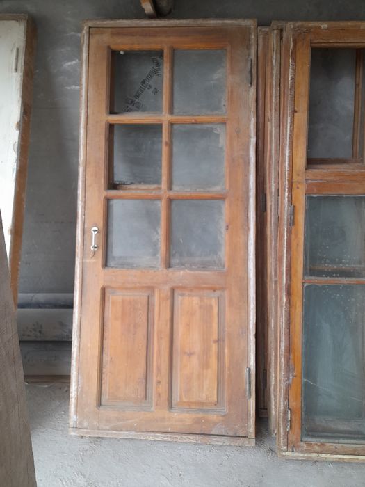 Mustakam eshik teraska