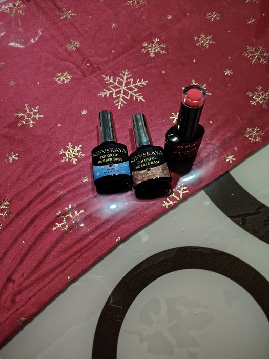 Oje pentru unghi și geluri