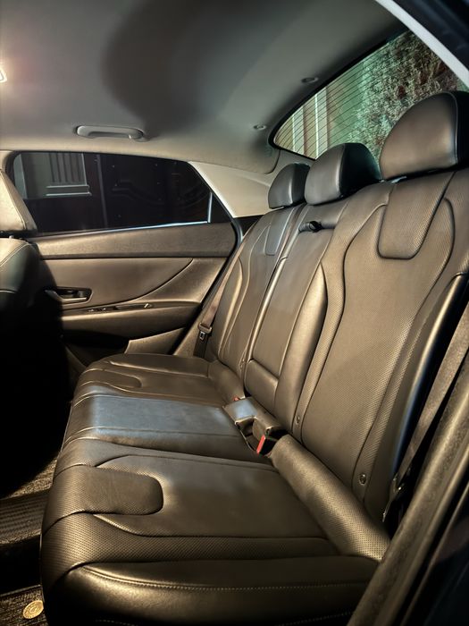 Hyundai Elantra Full